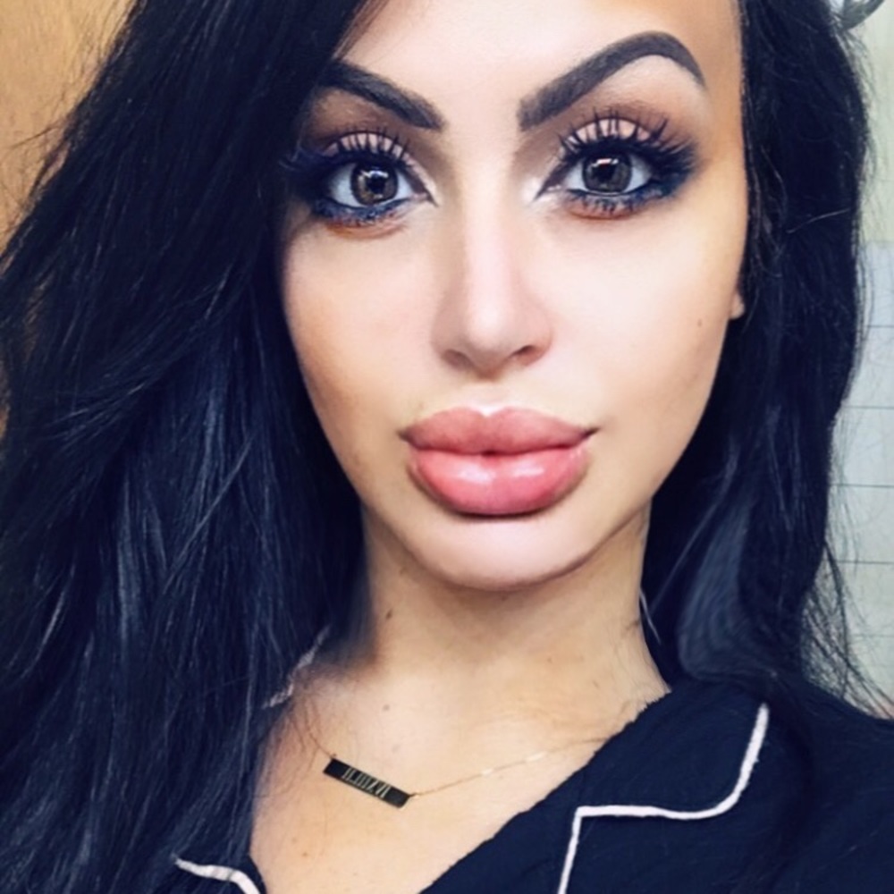 Meet your Posher, Carmelita